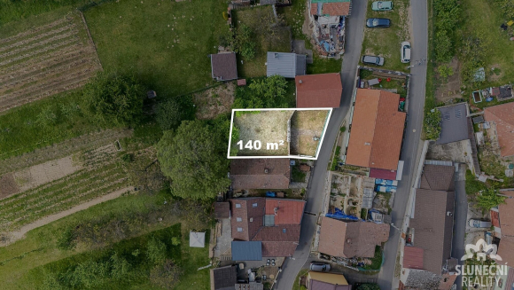 Prodej stavebního pozemku s vinným sklepem, 140 m², Polešovi