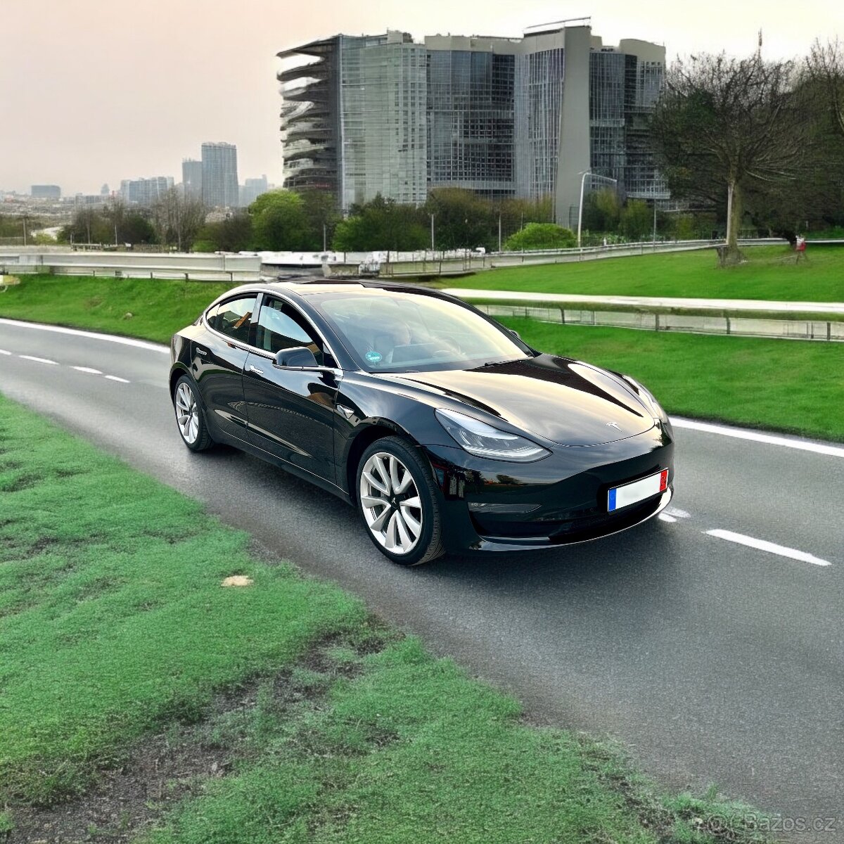 Tesla 3 LongRange 75Kwh v Záruce Autopilot 19”ALU Performan