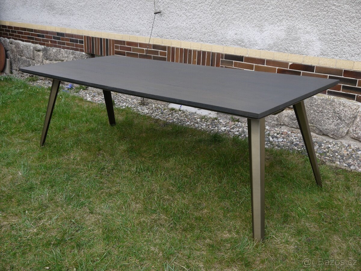 Jídelní stůl City – 230 cm – antracit / kovové nohy