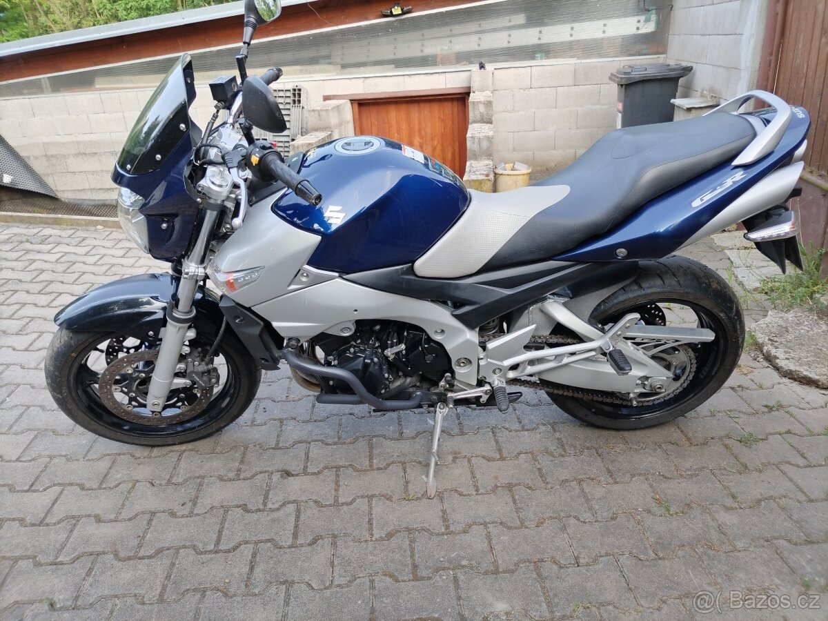 Prodám Suzuki GSR 600, najeto 27454 km