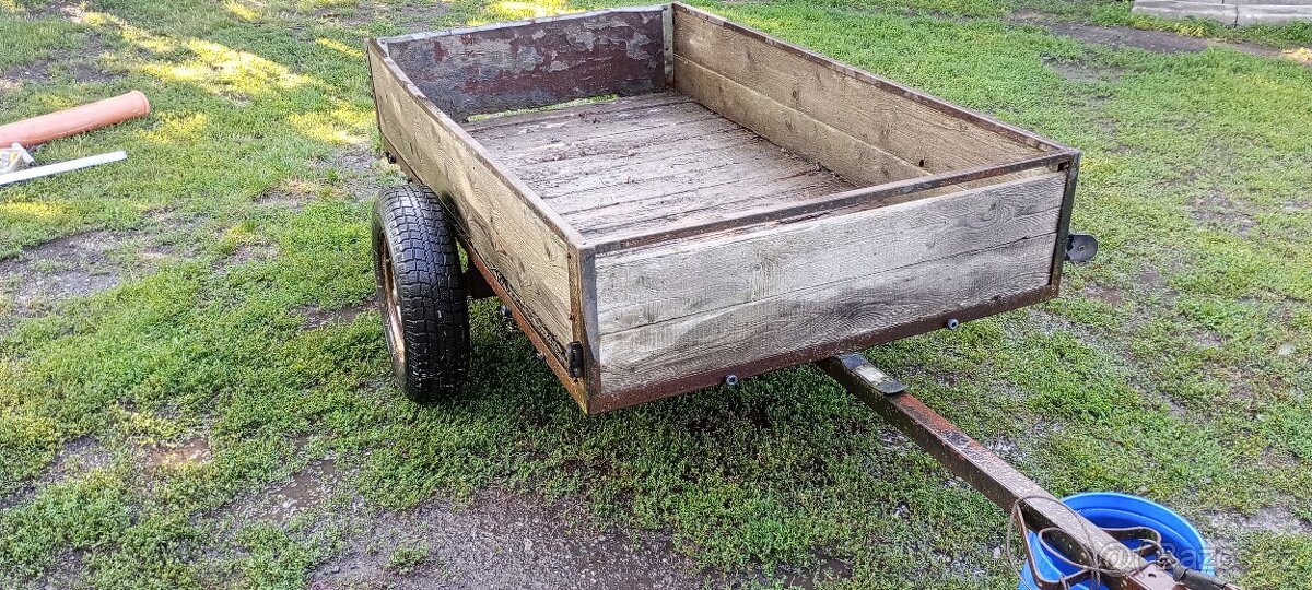 Vozík za auto