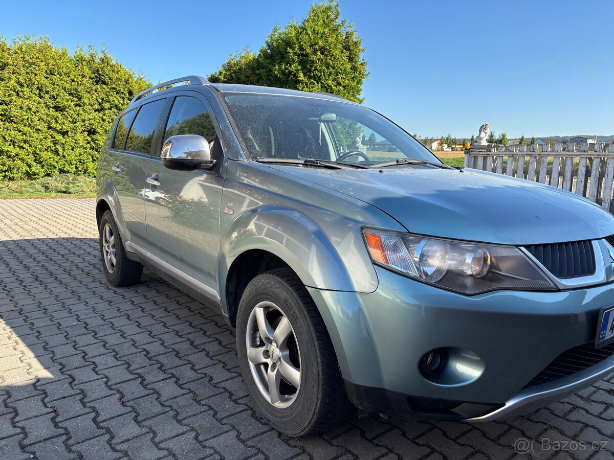 Mitsubishi Outlander 4x4, 2,0tdi-, r. 2010, klimatronic