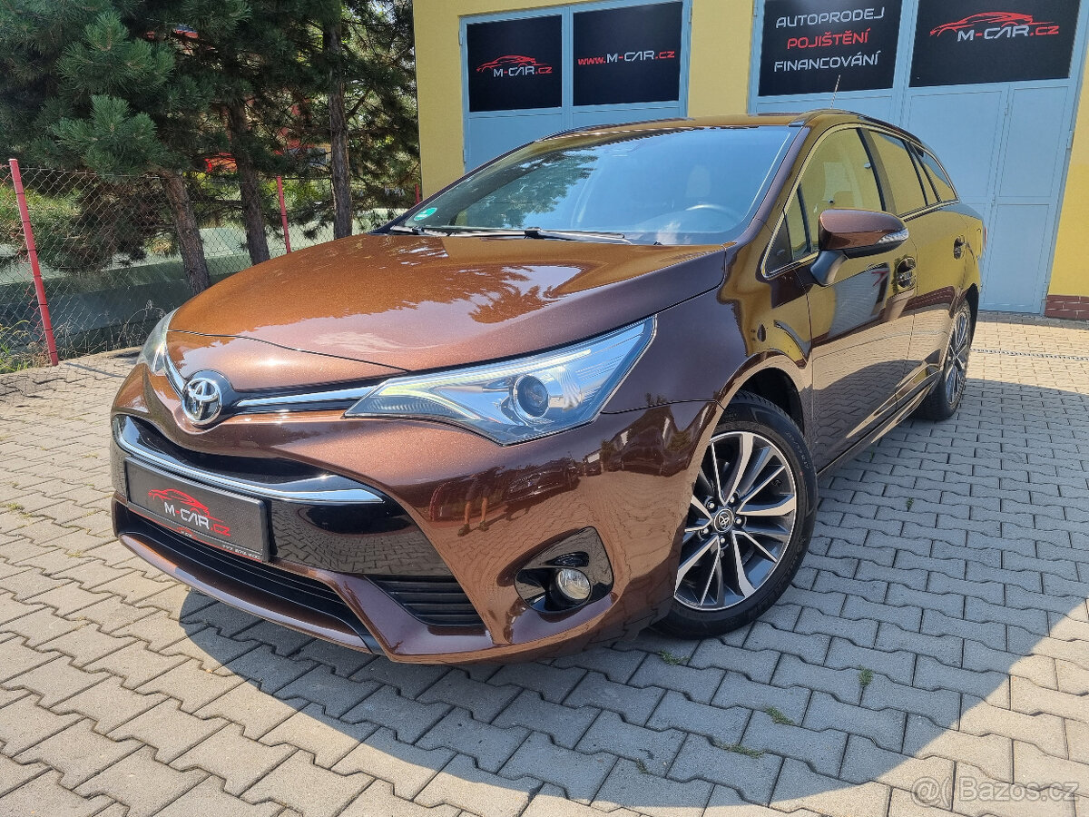 Toyota Avensis 1,8 Business Edition, KAMERA, WEBASTO, TAŽNÉ