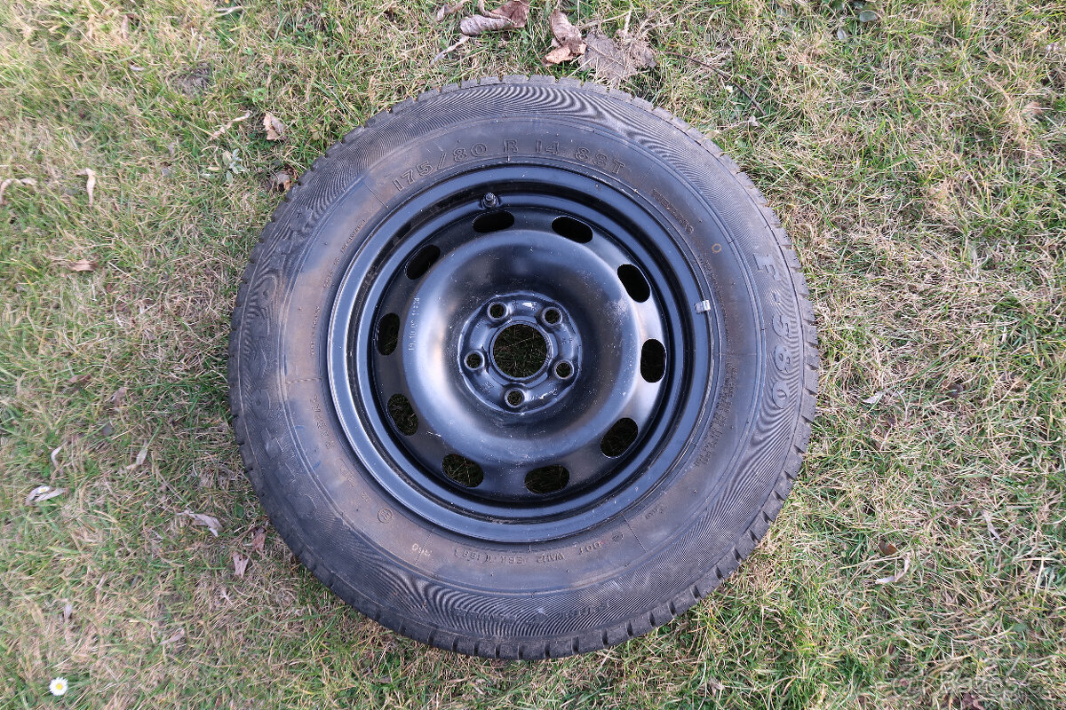 1 ks kolo golf IV, octavia I