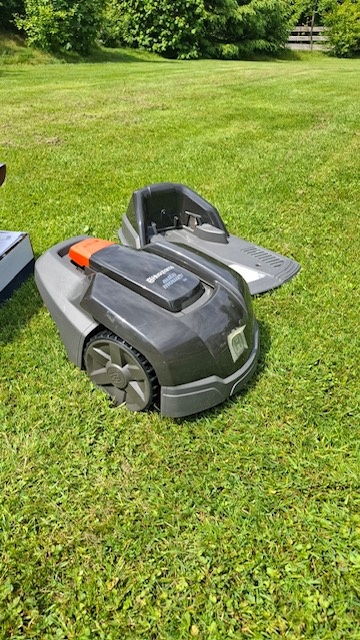 Husqvarna Automower 105 robotická sekačka