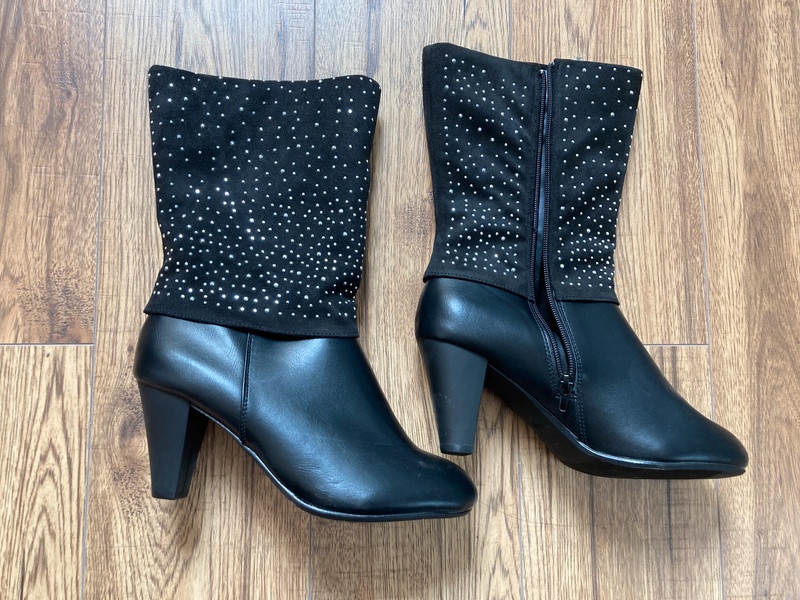 Nové černé polokozačky s kamínky (vel. 40) PC 990,-