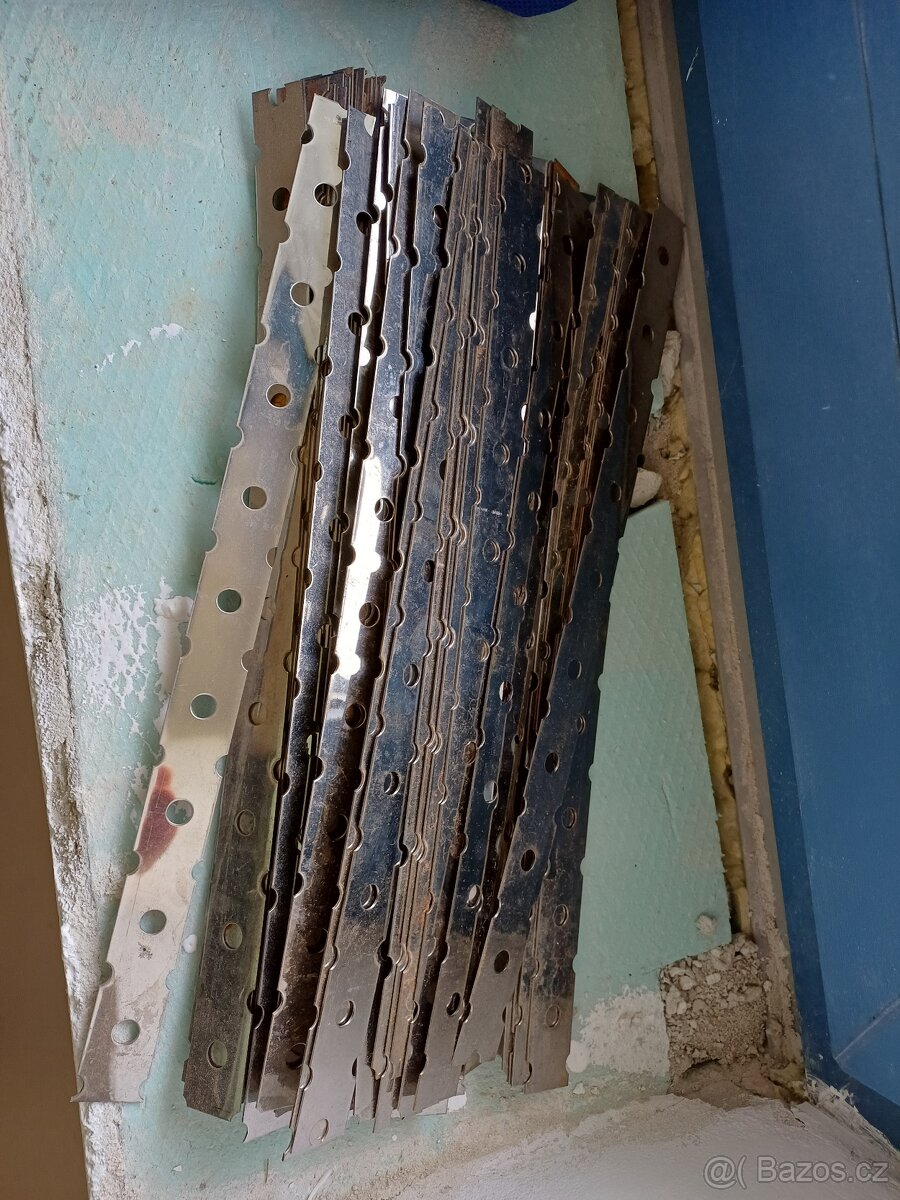 Spojka pro zdivo nerez 73ks pásek kotva stěnová