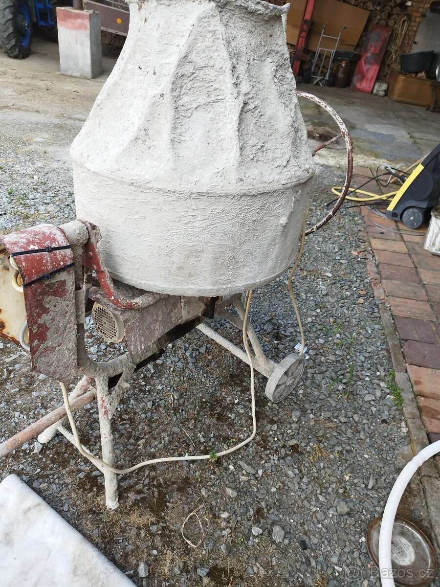 Stavební míchačka