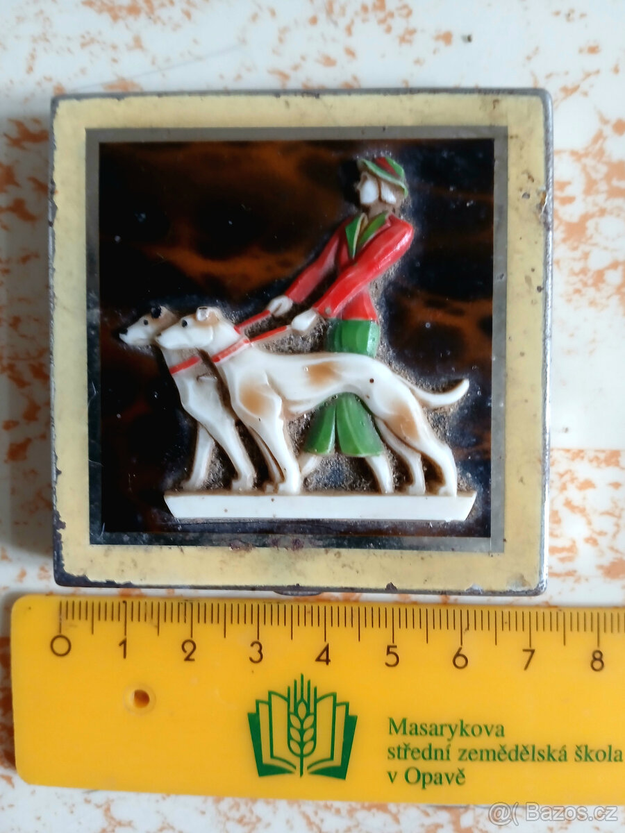 Starožitná pudřenka