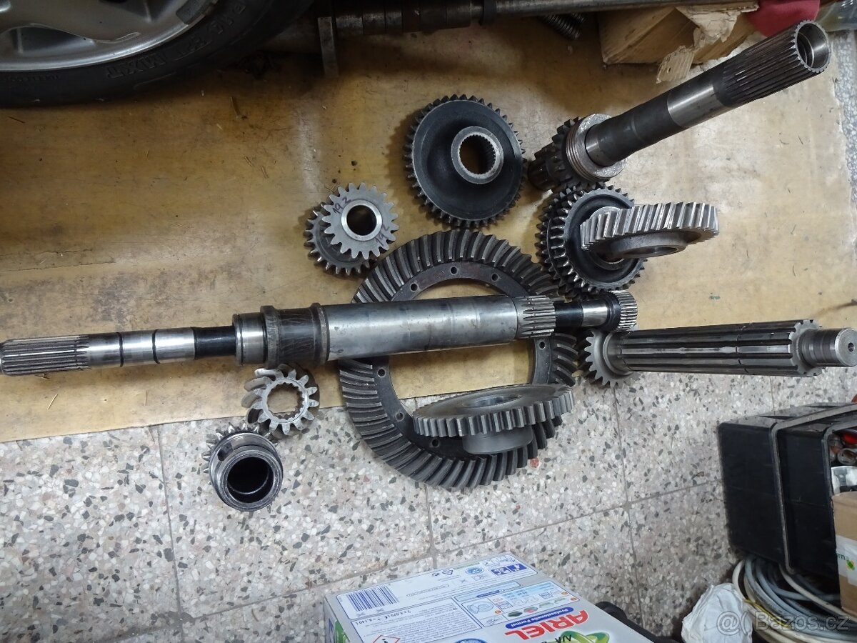 Náhradní díly do převodovky a rozvodovky UŘ I.