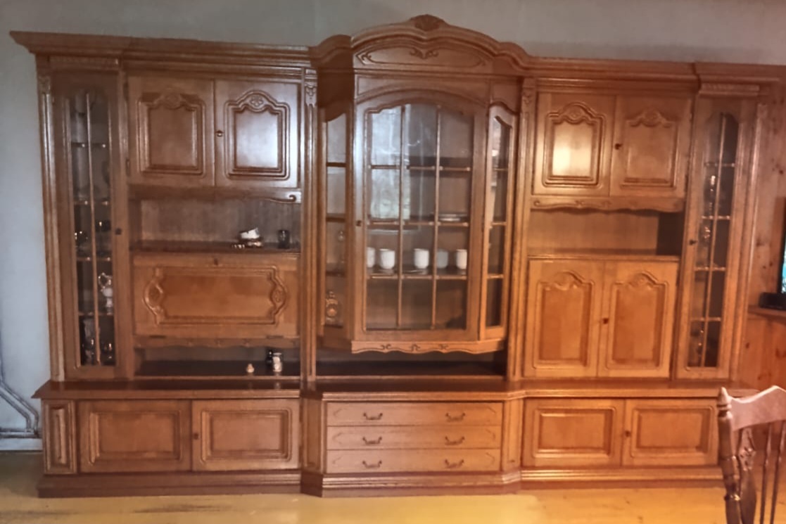 Stěna+stůl a židle