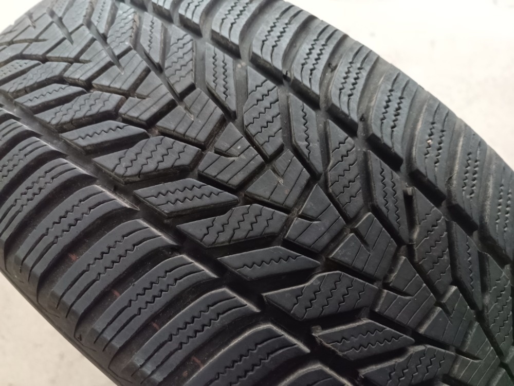 235/55 R18 HANKOOK (2520)