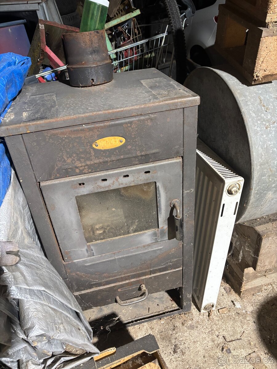 Kamna/krbovky na teplou vodu.