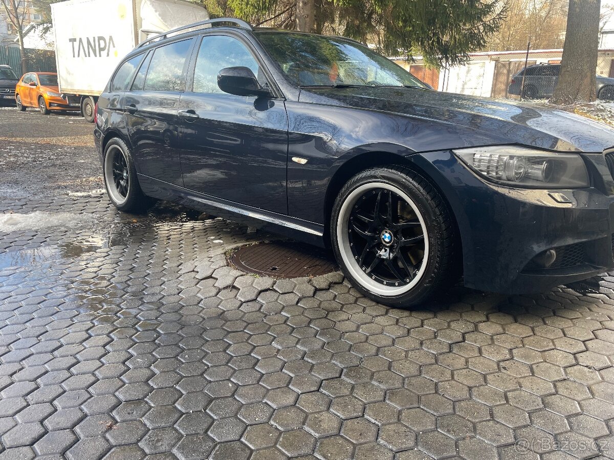 Sada dvoudílných originálních BMW kol