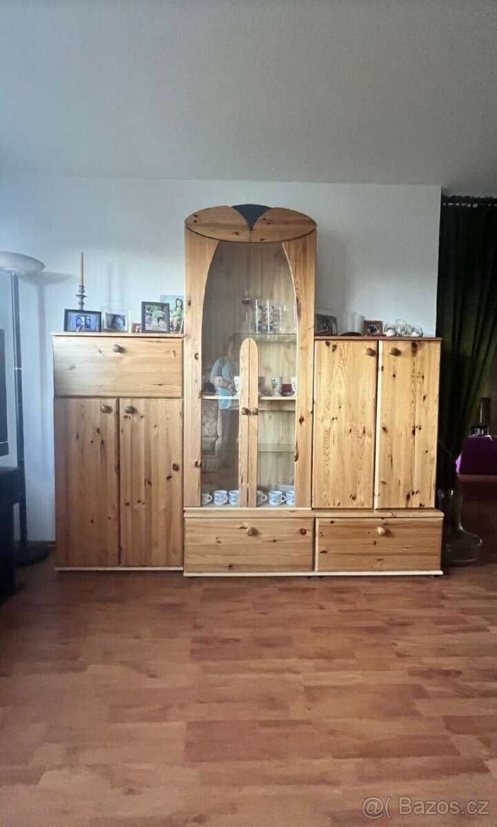 Obývací stěna z masivní borovice, 3109