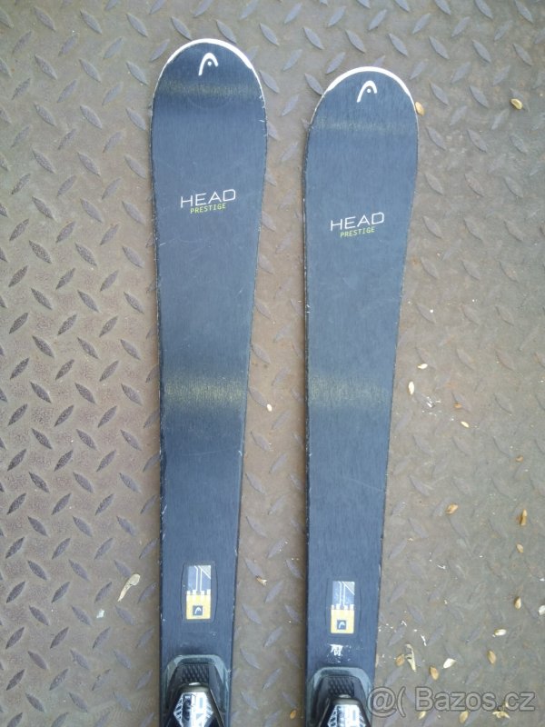Carvingové lyže Head Prestige, délka 160 cm.