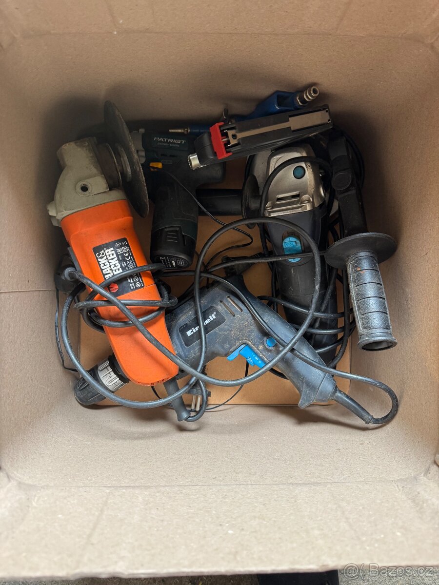 Krabice z nářadím vrtačka flexi aku vrtačka viz foto