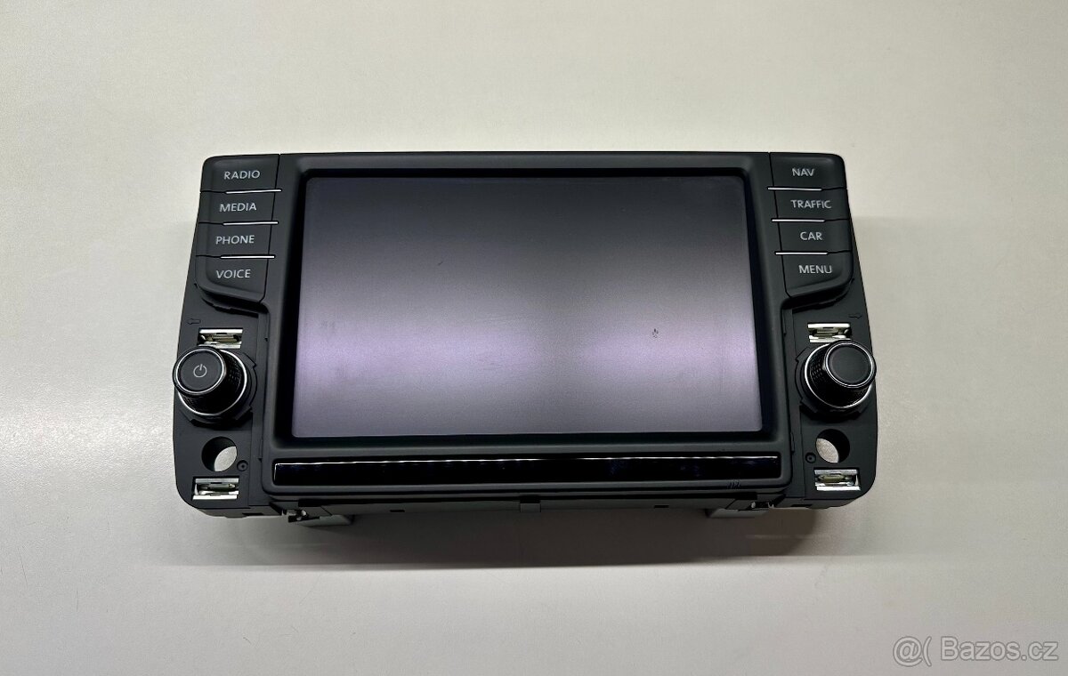 Autoradio / Display 8'' palců Passat B8