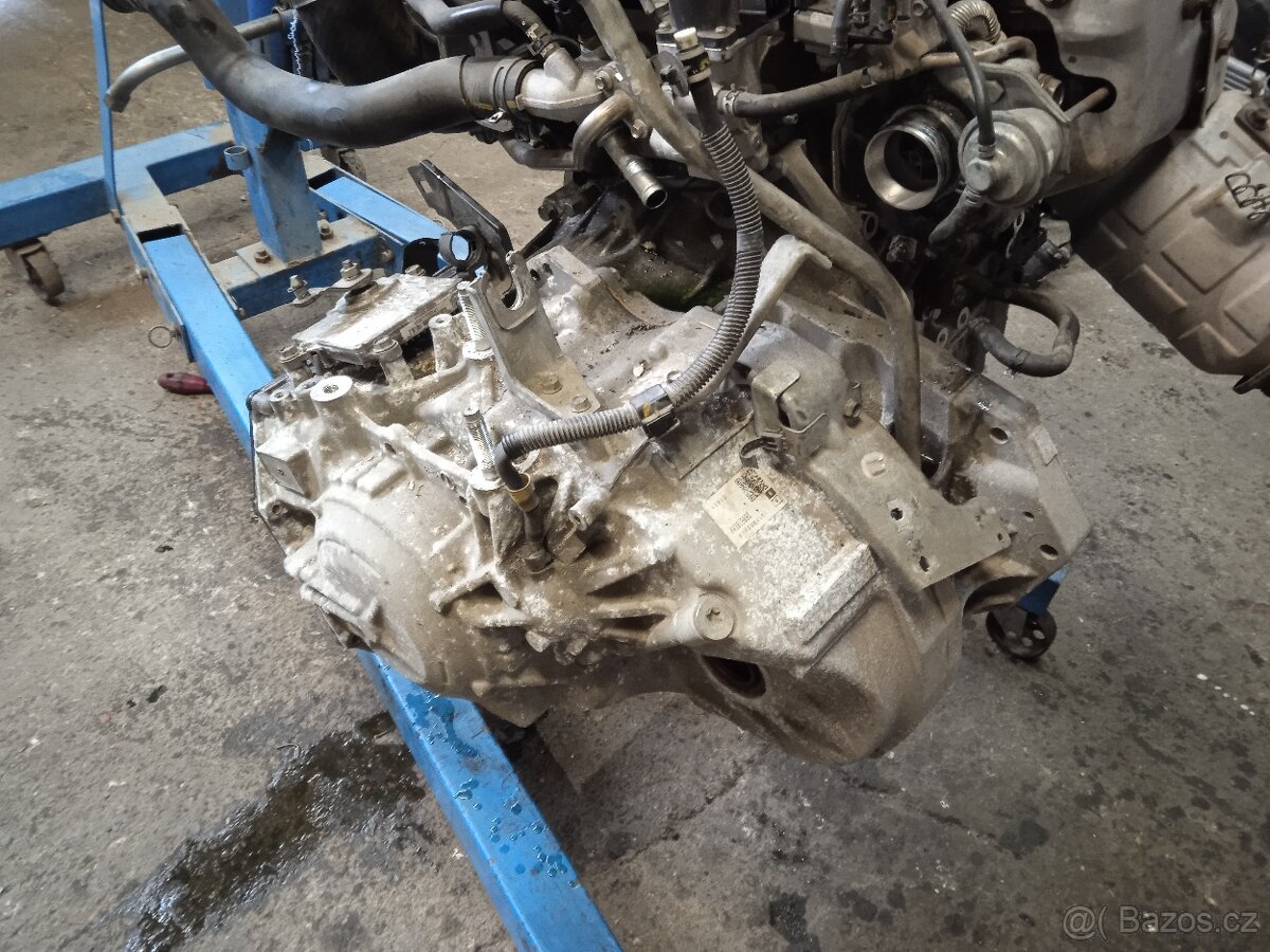 Mazda CX-7 2.3 DiSi - převodovka, poloosy...