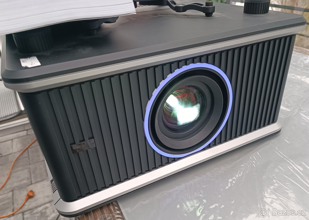 Profi InFocus IN5535L velkoplošný projektor PC. 186 000 Kč