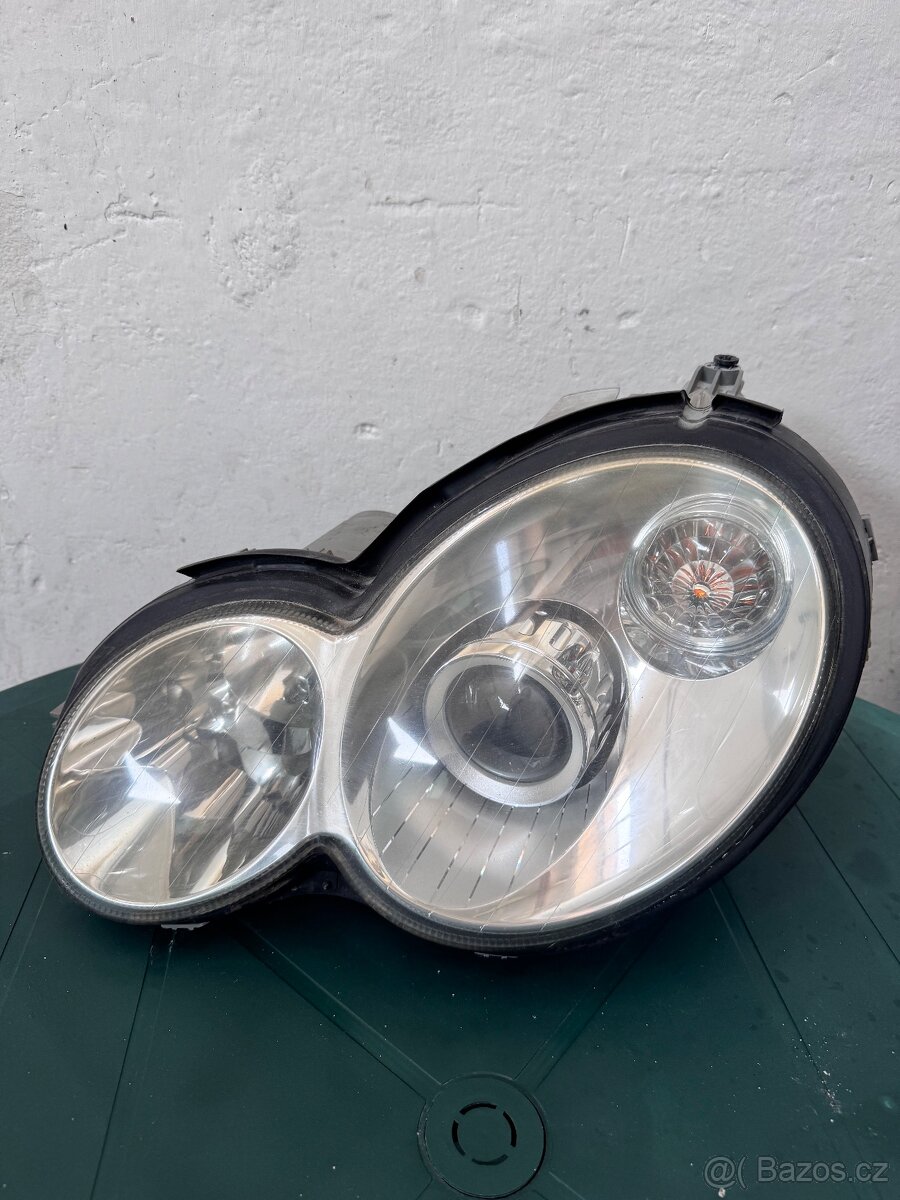 Xenon Mercedes-Benz C200 coupe