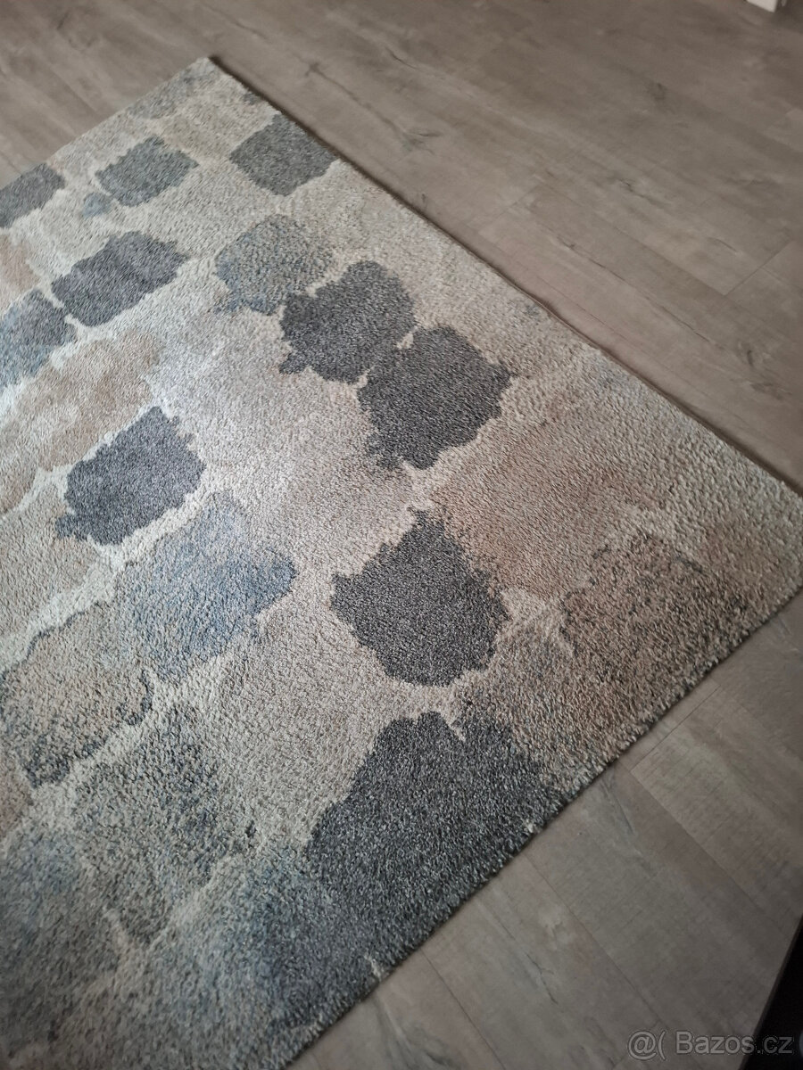 Kusový koberec 140x200