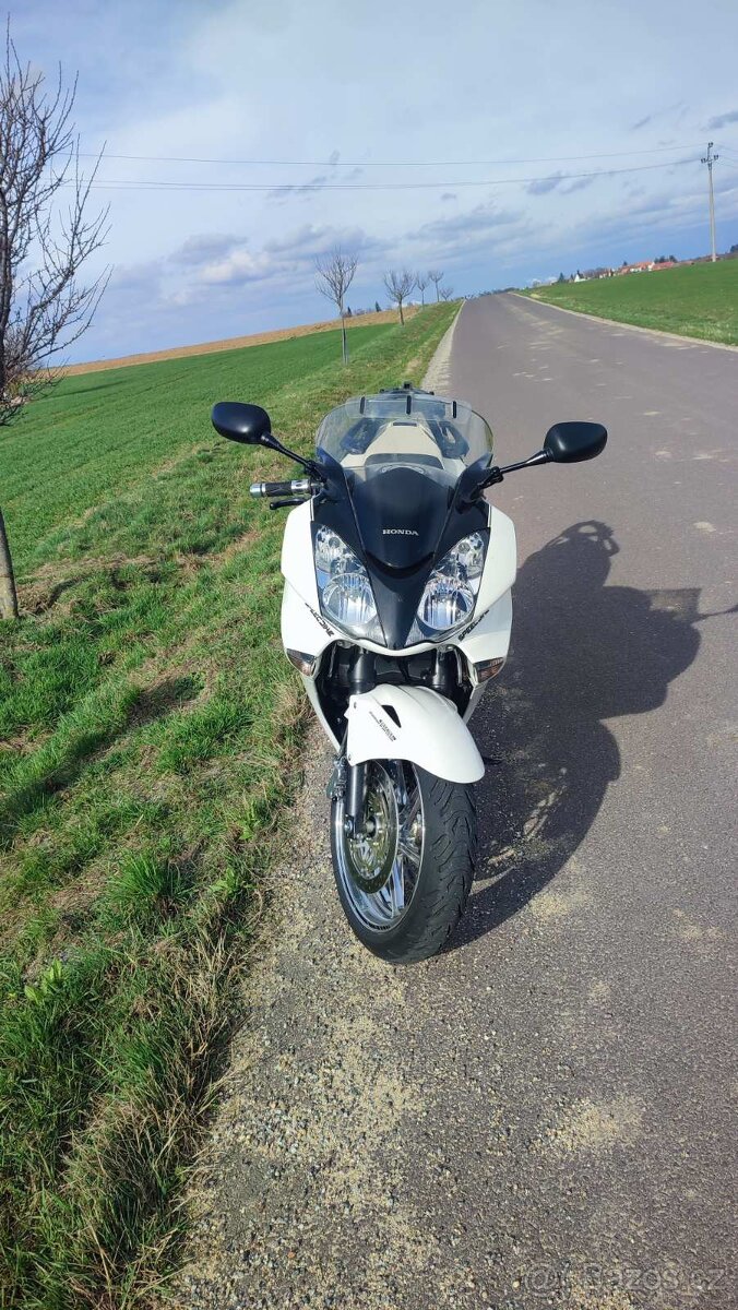 HONDA VFR800, r.v.2008  40500km V4 Vtec