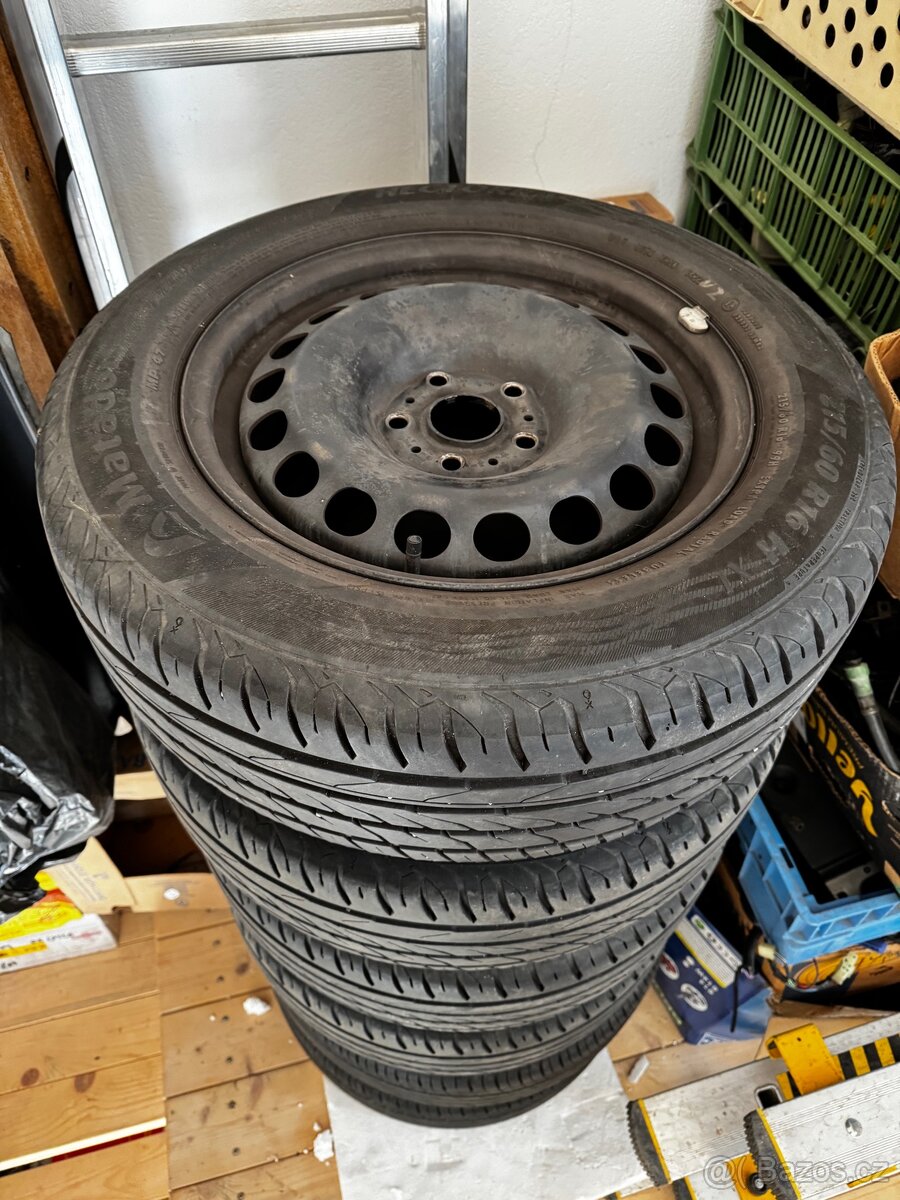 Prodám letní kola 215/60 R16