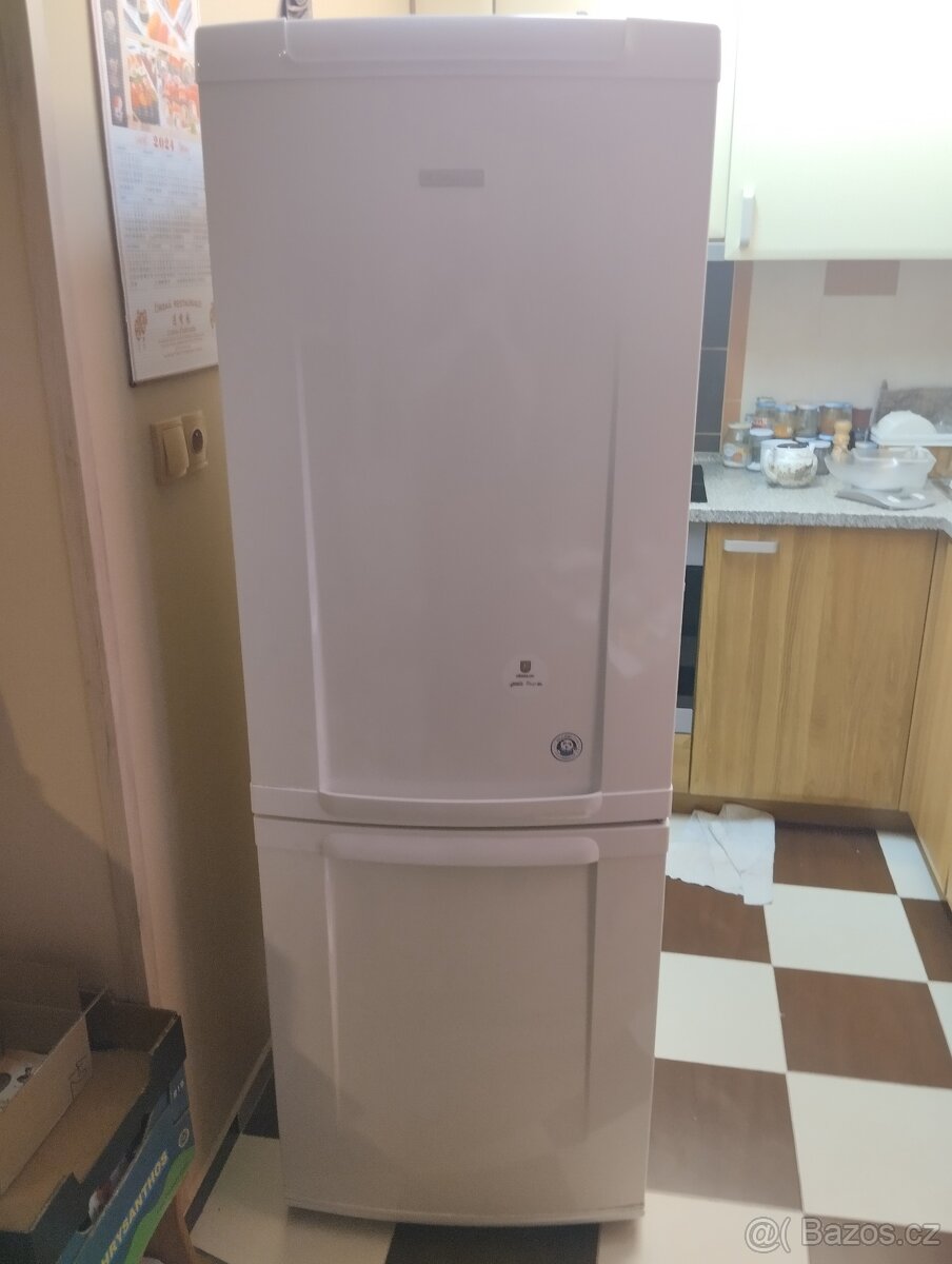 Kombi lednice Electrolux ERB 34003W v celku nebo náhradní dí
