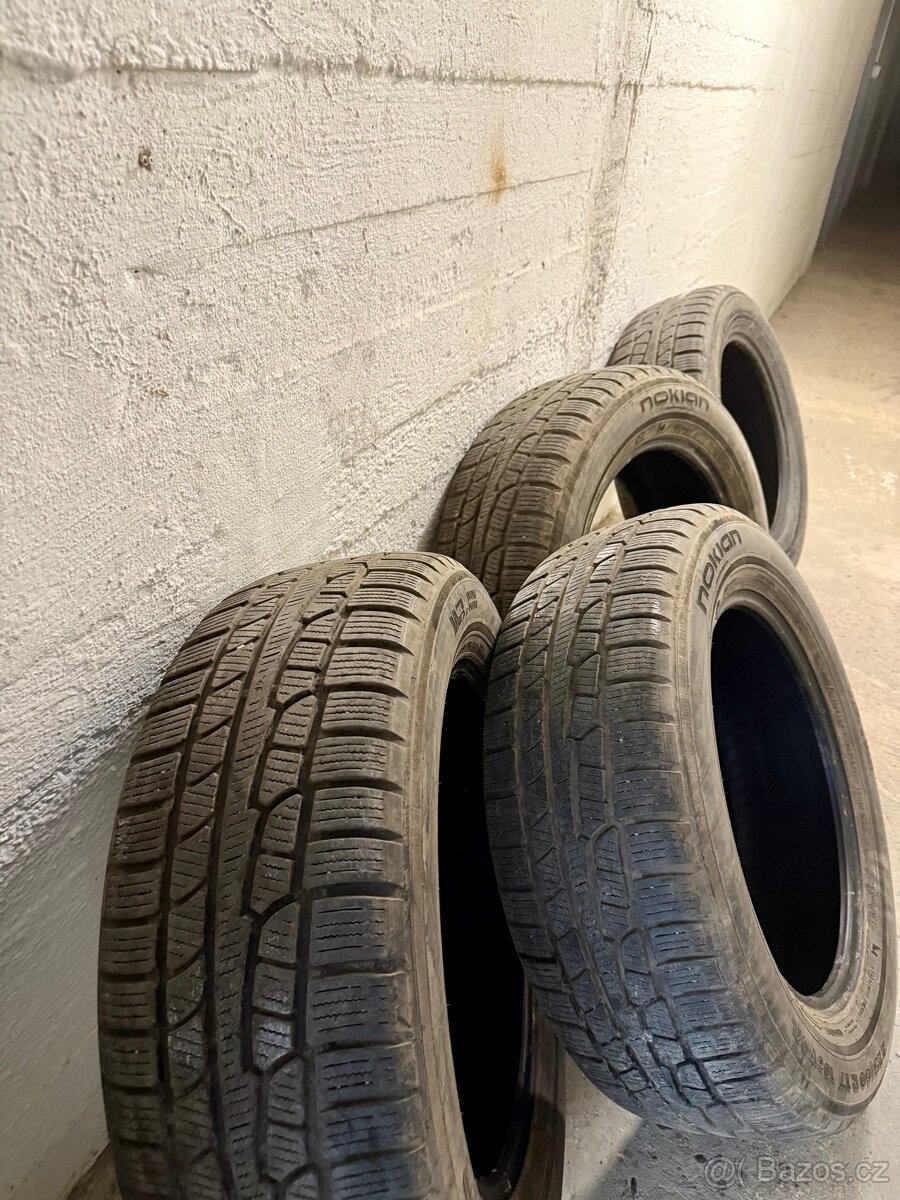 Zimni Nokian 225/60 r17