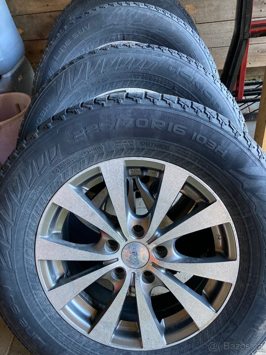 225/70 R16