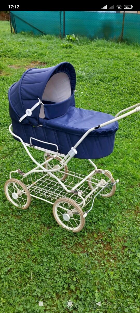 Retro kočárek Liberta