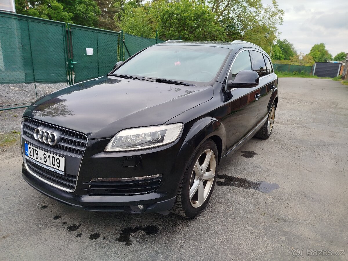 Audi Q7 3.0tdi S line, 7 míst, pružiny