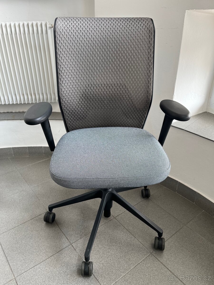 kancelářská židle Vitra ID Mesh - top stav