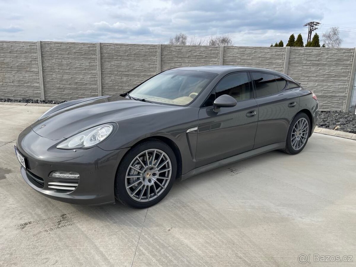 Porsche Panamera 4S 4.8i V8. 294kw