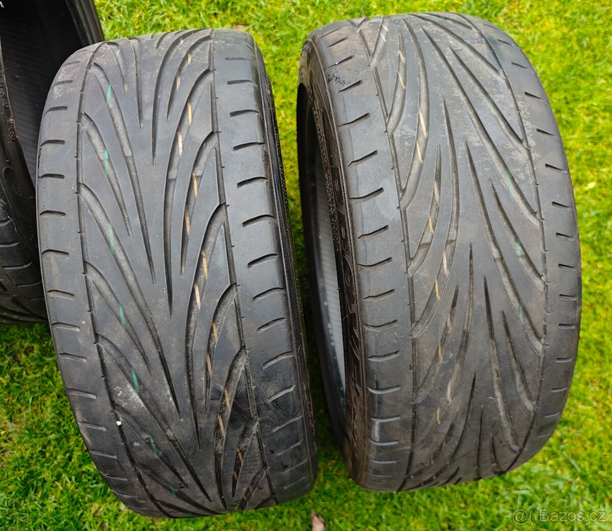 225/45/17 TOYO