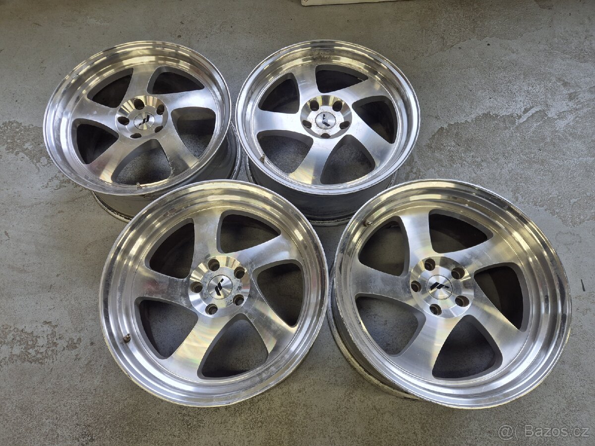 Disky 5x114.3 R19 Japan Racing JR15