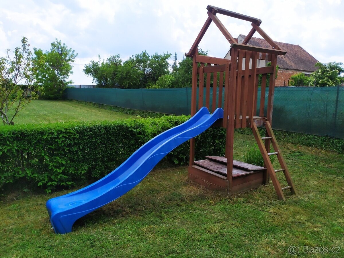Dětská zahradní věž + skluzavka a pískoviště