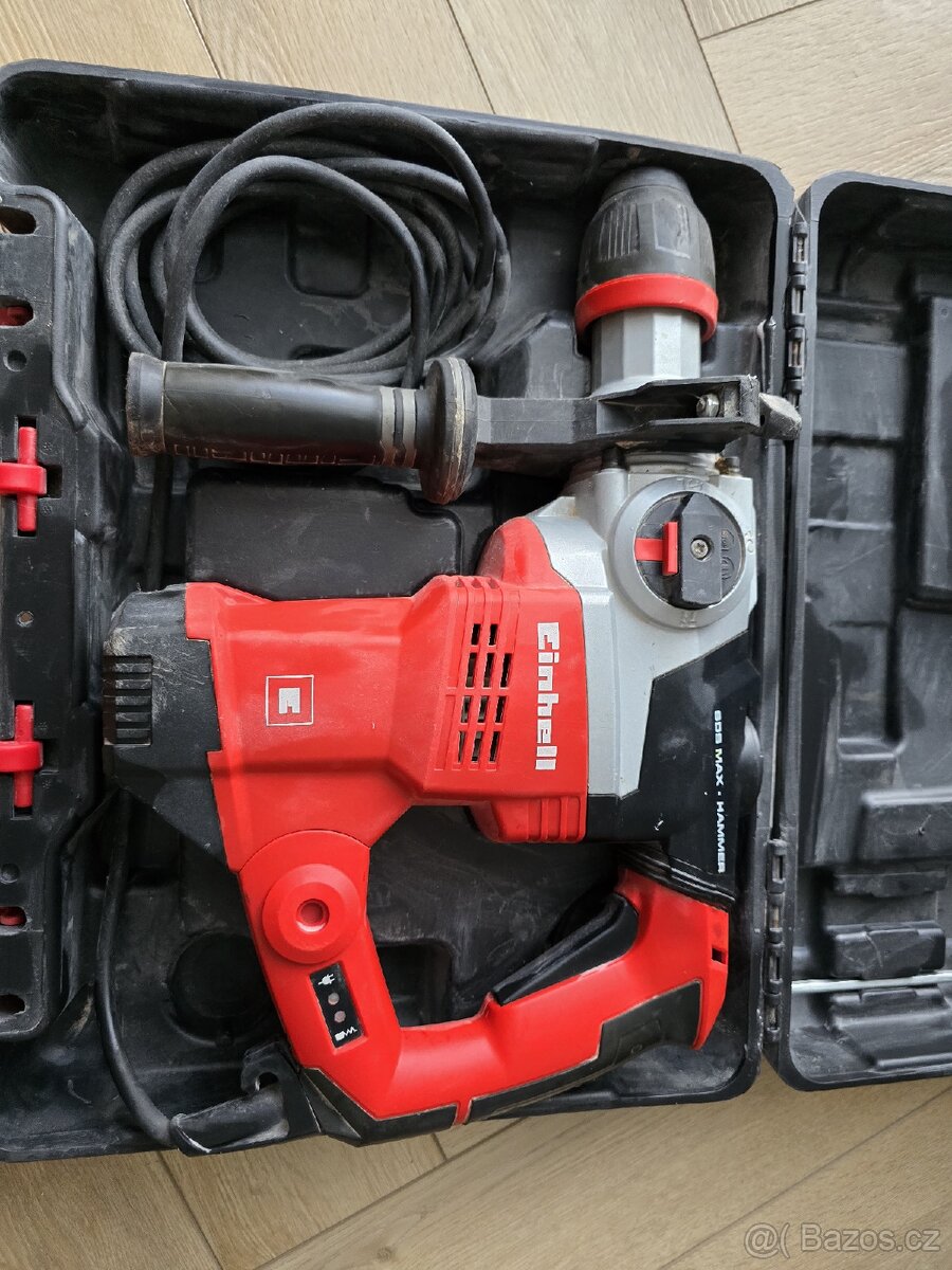 Bourací kladivo SDS-Max Einhell TE-RH 38 E + sekáče
