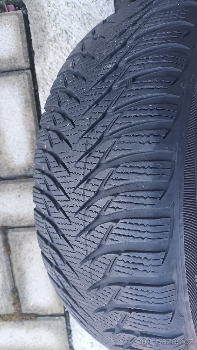 Prodám GOODYEAR ULTRAGRYP 8