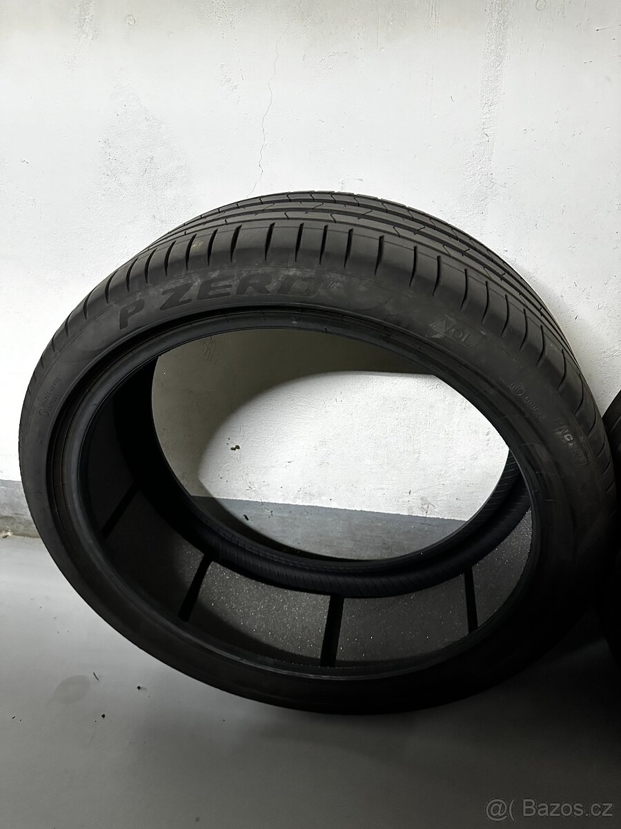 Prodám 22" pneu Pirelli P-Zero PZ4 a Continental SportCont7