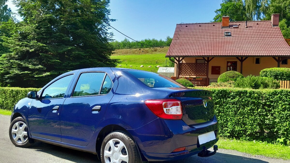 Úplně jako nová v zimě nejetá Dacia Logan 16V vyšší posed.