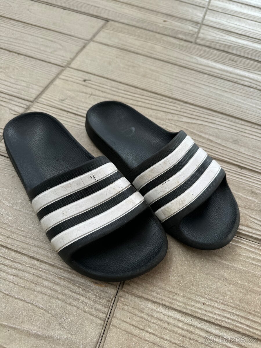 Pantofle adidas vel 35