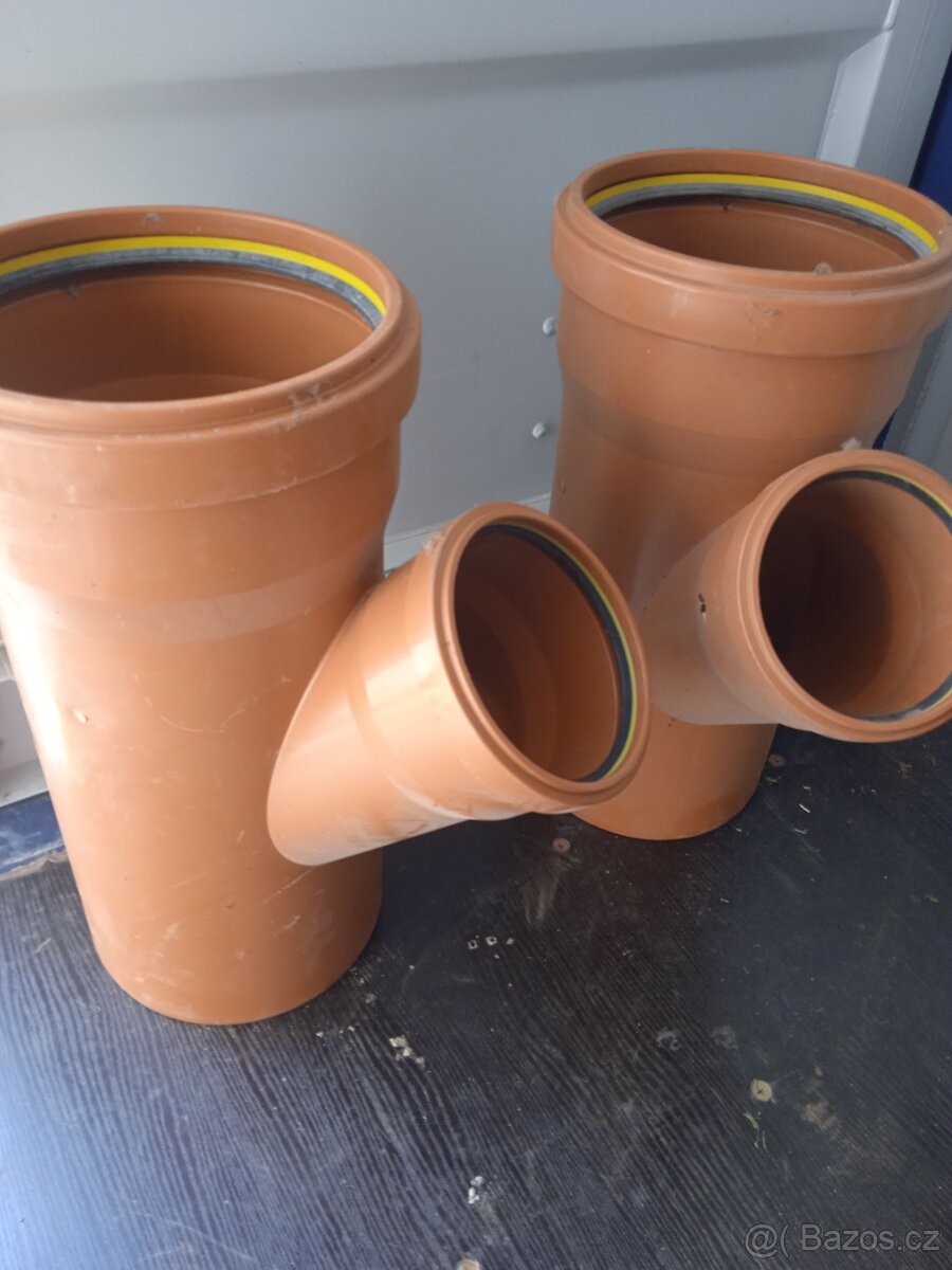 Kanalizační odbočka KG DN250/160