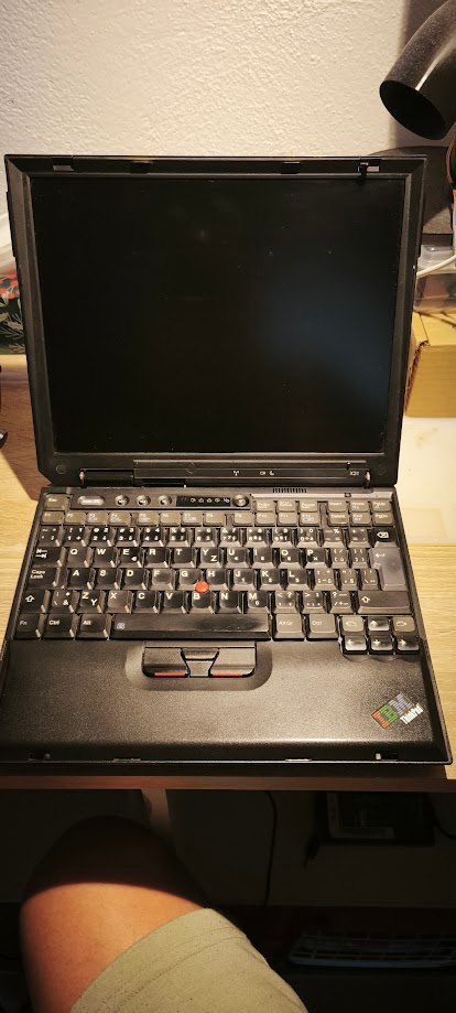 IBM thinkpad x31 funkční (rok 2003)