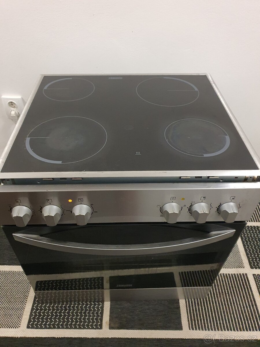 vestavná trouba a deska Zanussi NEREZ