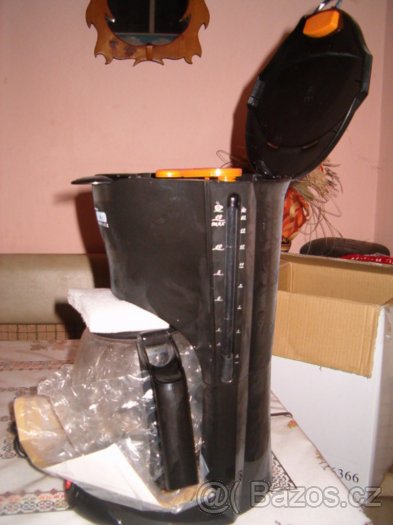 Kávovar, teploměr, Tescoma sada, nůž, termoska, solnička