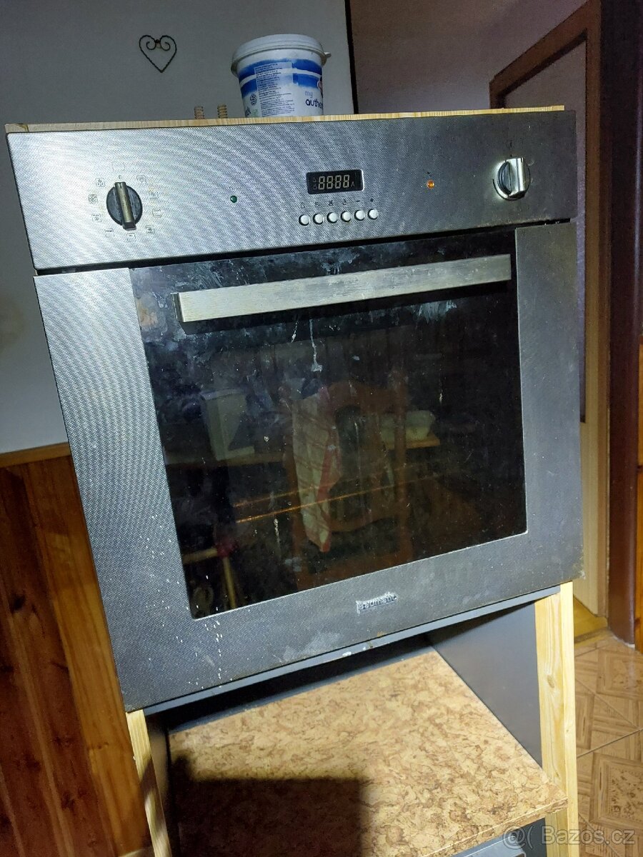 Elektrická trouba Baumatic