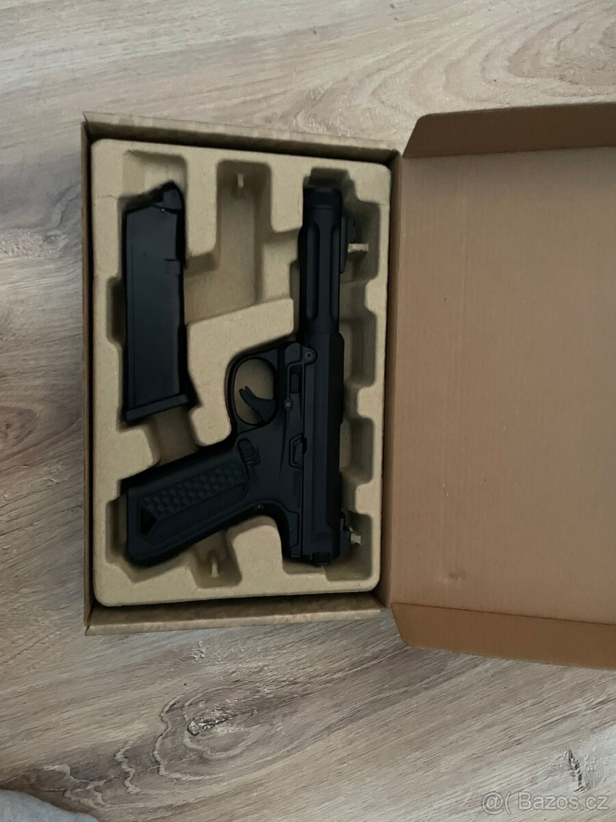 Airsoftová pistole