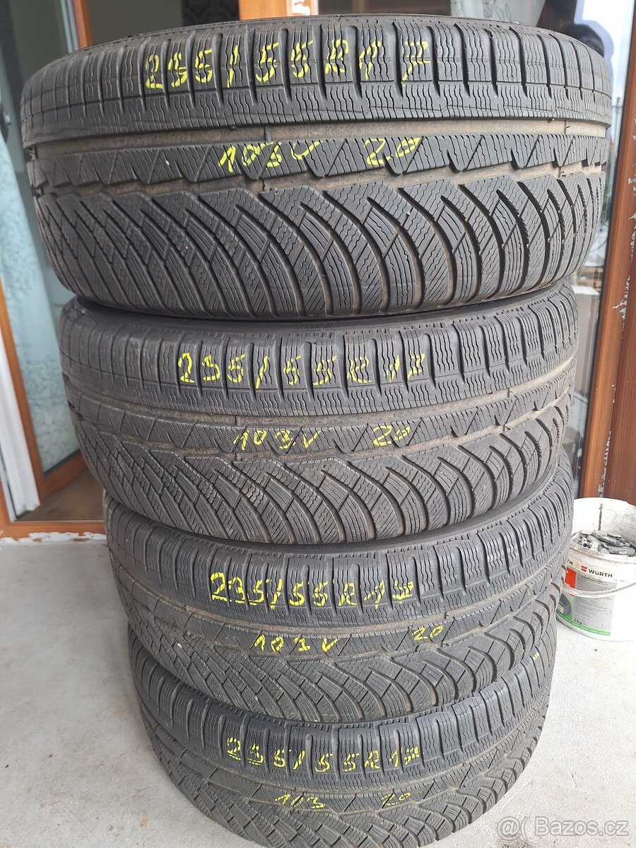 Prodám zimní pneu 235/55/17  103v Michelin